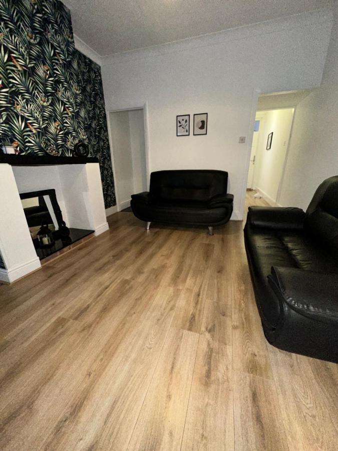 Lovely Town House Room 5 Coventry Exterior photo