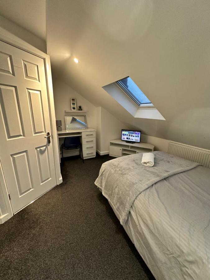 Lovely Town House Room 5 Coventry Exterior photo